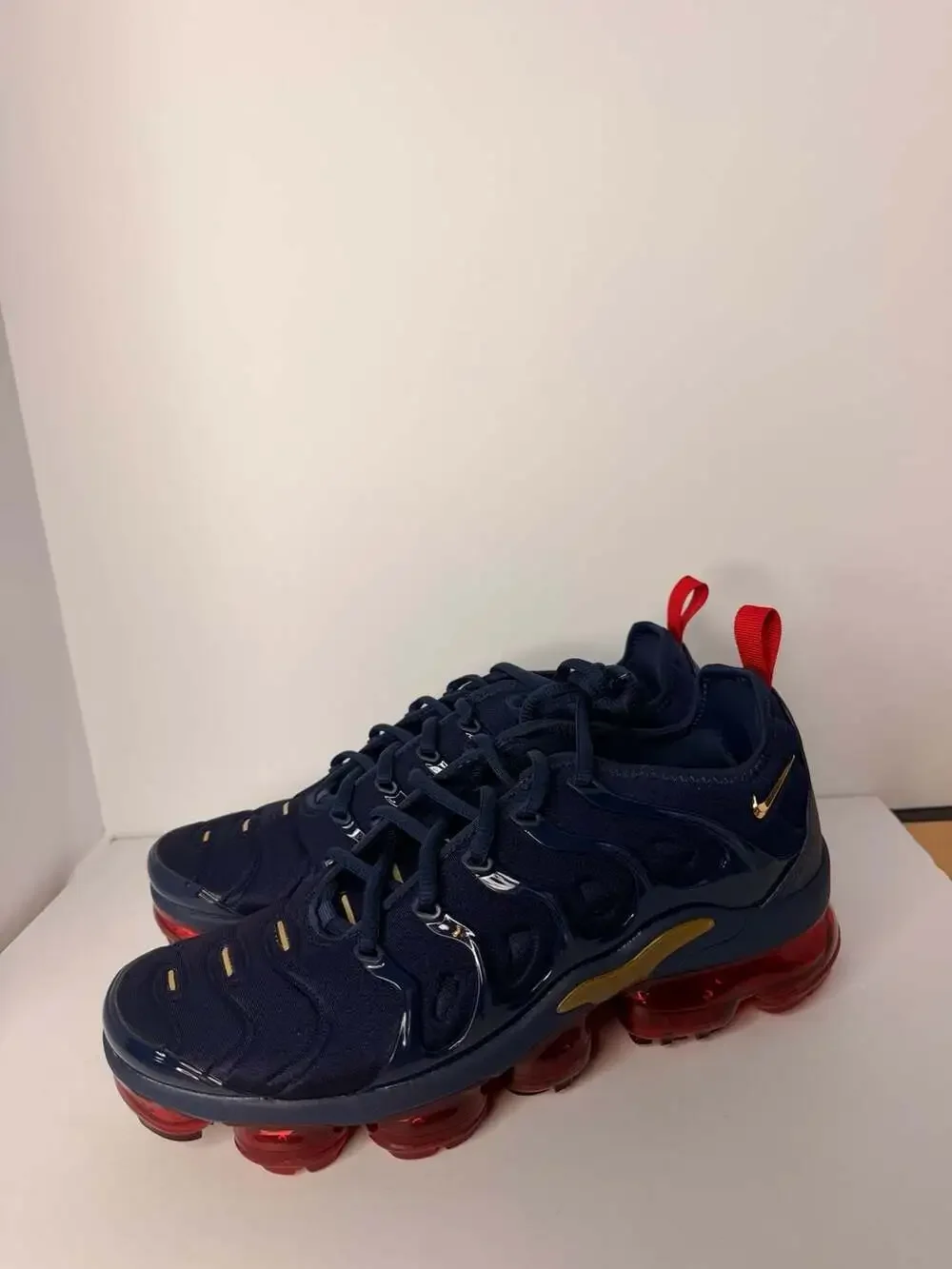 Nike Air VaporMax Plus Midnight Navy Red Gold Size 8